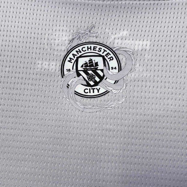 Camisa Manchester City “Dragon Year” 23/24 - Puma Torcedor Masculina - Lançamento