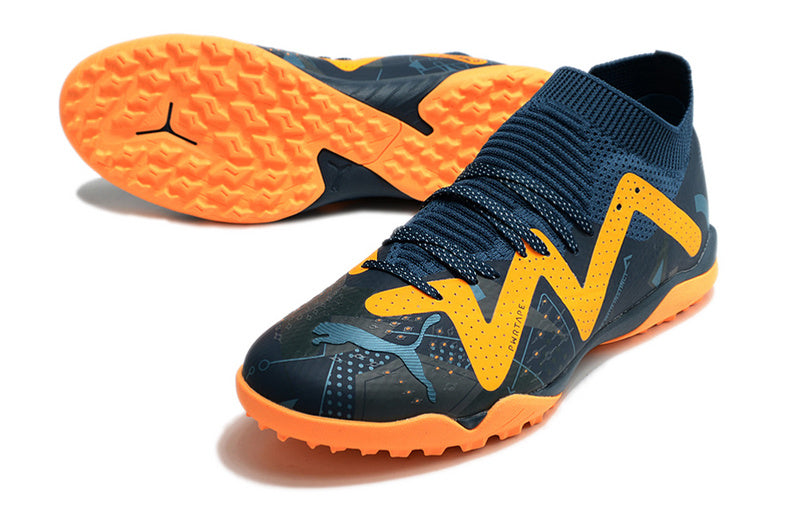 CHUTEIRA PUMA FUTURE ULTIMATE SOCIETY "DNA" - AZUL E LARANJA