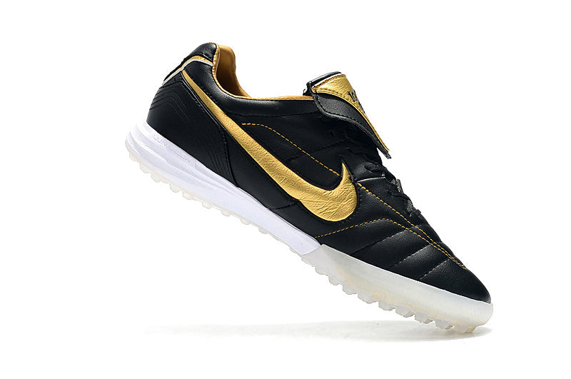 CHUTEIRA NIKE TIEMPO LEGEND 7 SOCIETY - PRETA E DOURADA