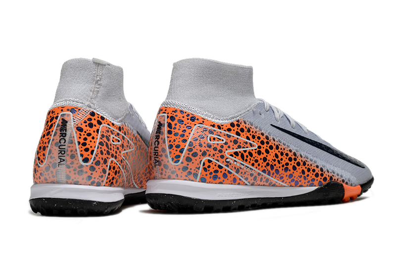 CHUTEIRA NIKE MERCURIAL AIR ZOOM SUPERFLY 10 ELITE SOCIETY "ELECTRIC" - BRANCA E LARANJA