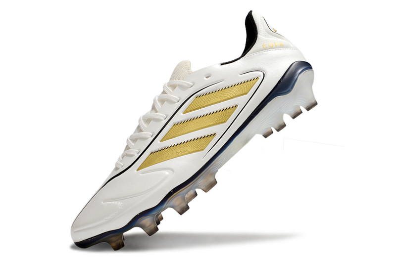 CHUTEIRA ADIDAS COPA PURE III CAMPO - BRANCA E DOURADA