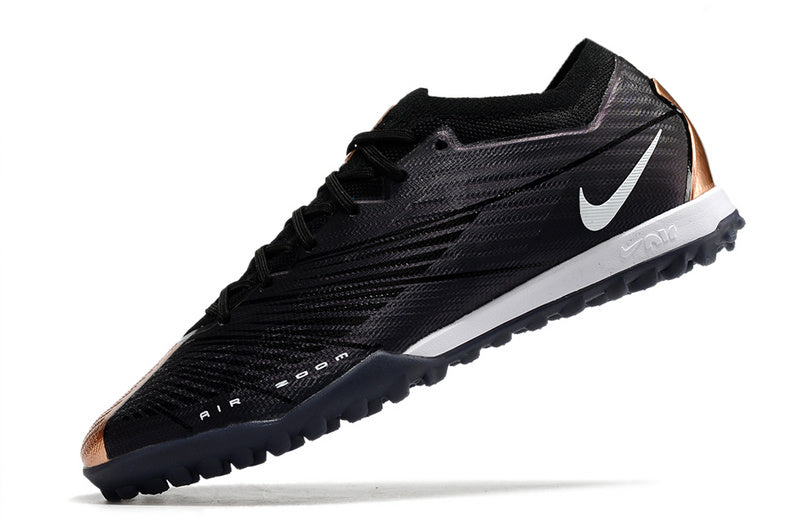 CHUTEIRA NIKE MERCURIAL AIR ZOOM VAPOR 15 ELITE SOCIETY "2001" - PRETA E COBRE