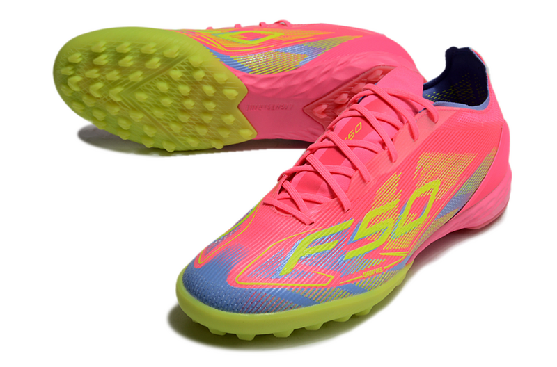 CHUTEIRA ADIDAS F50 SOCIETY - ROSA E AMARELA