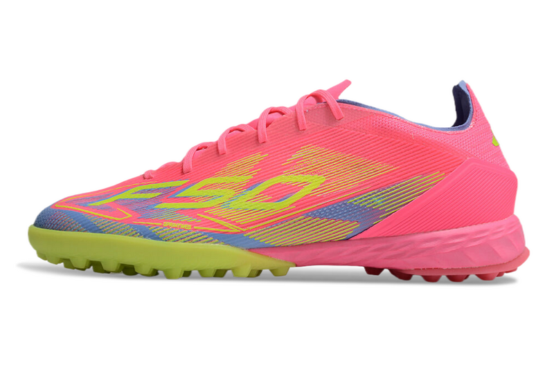 CHUTEIRA ADIDAS F50 SOCIETY - ROSA E AMARELA