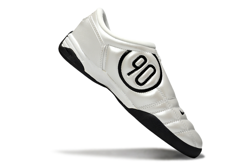 CHUTEIRA NIKE TOTAL 90 III FUTSAL - BRANCA E PRETA