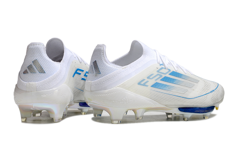 CHUTEIRA ADIDAS F50.1 LIGHTSTRIKE PRO ELITE CAMPO - BRANCA E AZUL