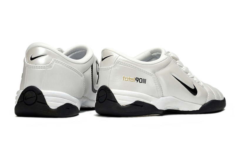 CHUTEIRA NIKE TOTAL 90 III FUTSAL - BRANCA E PRETA