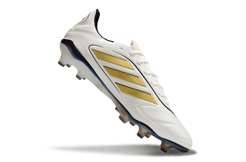 CHUTEIRA ADIDAS COPA PURE III CAMPO - BRANCA E DOURADA