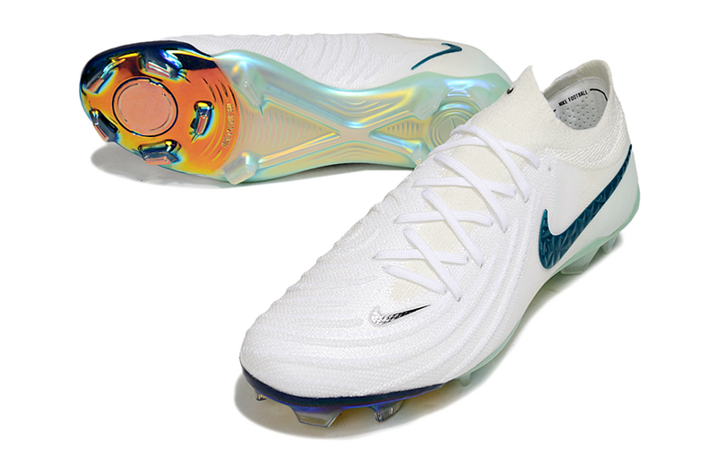 CHUTEIRA NIKE PHANTOM GX II ELITE CAMPO "CHROMATIC" - BRANCA E VERDE