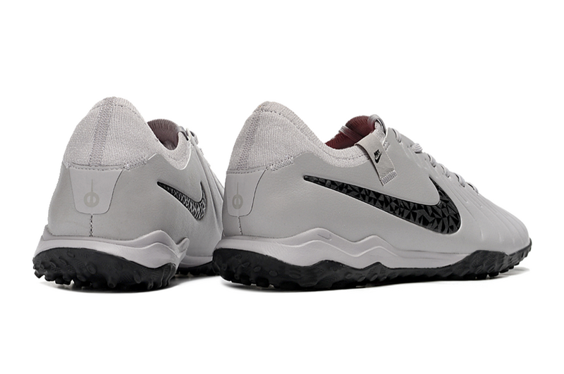 CHUTEIRA NIKE TIEMPO LEGEND 10 SOCIETY "RESING GEM" - CINZA E PRETA