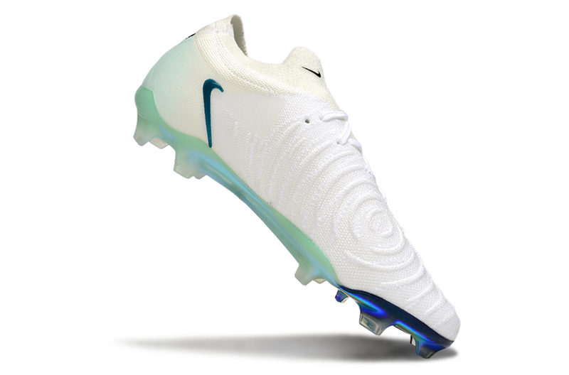 CHUTEIRA NIKE PHANTOM GX II ELITE CAMPO "CHROMATIC" - BRANCA E VERDE