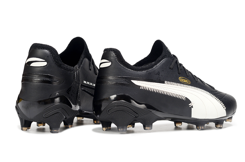 CHUTEIRA PUMA KING FG/AG CAMPO - PRETA E BRANCA