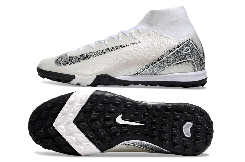 CHUTEIRA NIKE MERCURIAL AIR ZOOM SUPERFLY 10 ELITE SOCIETY - BRANCA E PRETA