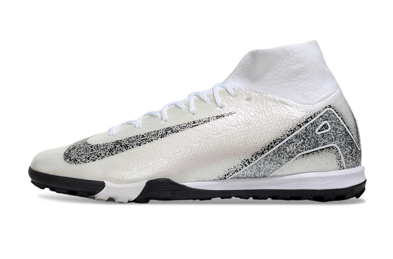 CHUTEIRA NIKE MERCURIAL AIR ZOOM SUPERFLY 10 ELITE SOCIETY - BRANCA E PRETA