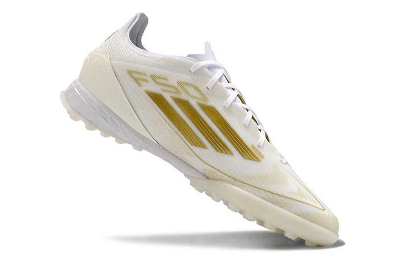 CHUTEIRA ADIDAS F50 SOCIETY "DAY SPARK" - BRANCA E DOURADA
