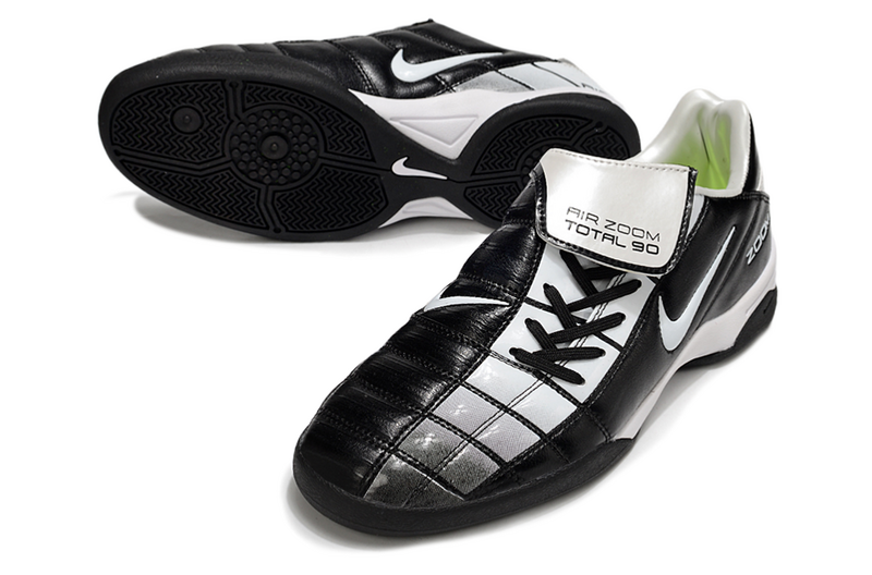 CHUTEIRA NIKE AIR ZOOM TOTAL 90 III FUTSAL - PRETA E BRANCA
