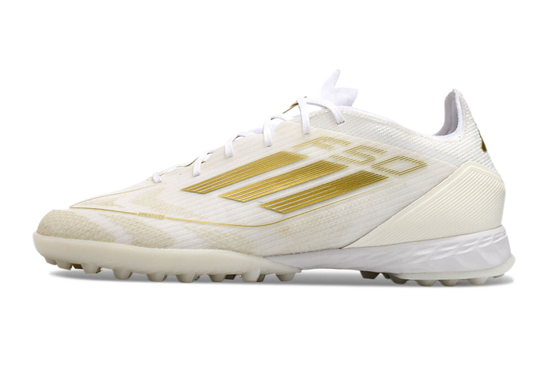 CHUTEIRA ADIDAS F50 SOCIETY "DAY SPARK" - BRANCA E DOURADA