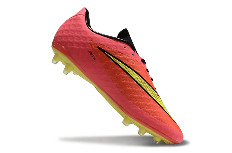 CHUTEIRA NIKE HYPERVENOM ELITE CAMPO - VERMELHA